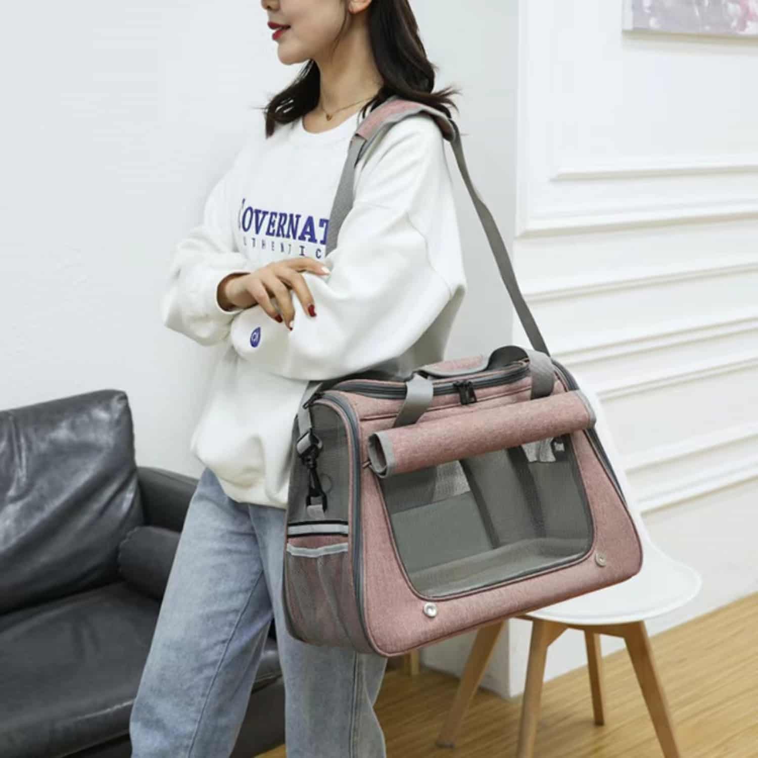 Roller blind pet carrier bag with mesh ventilation