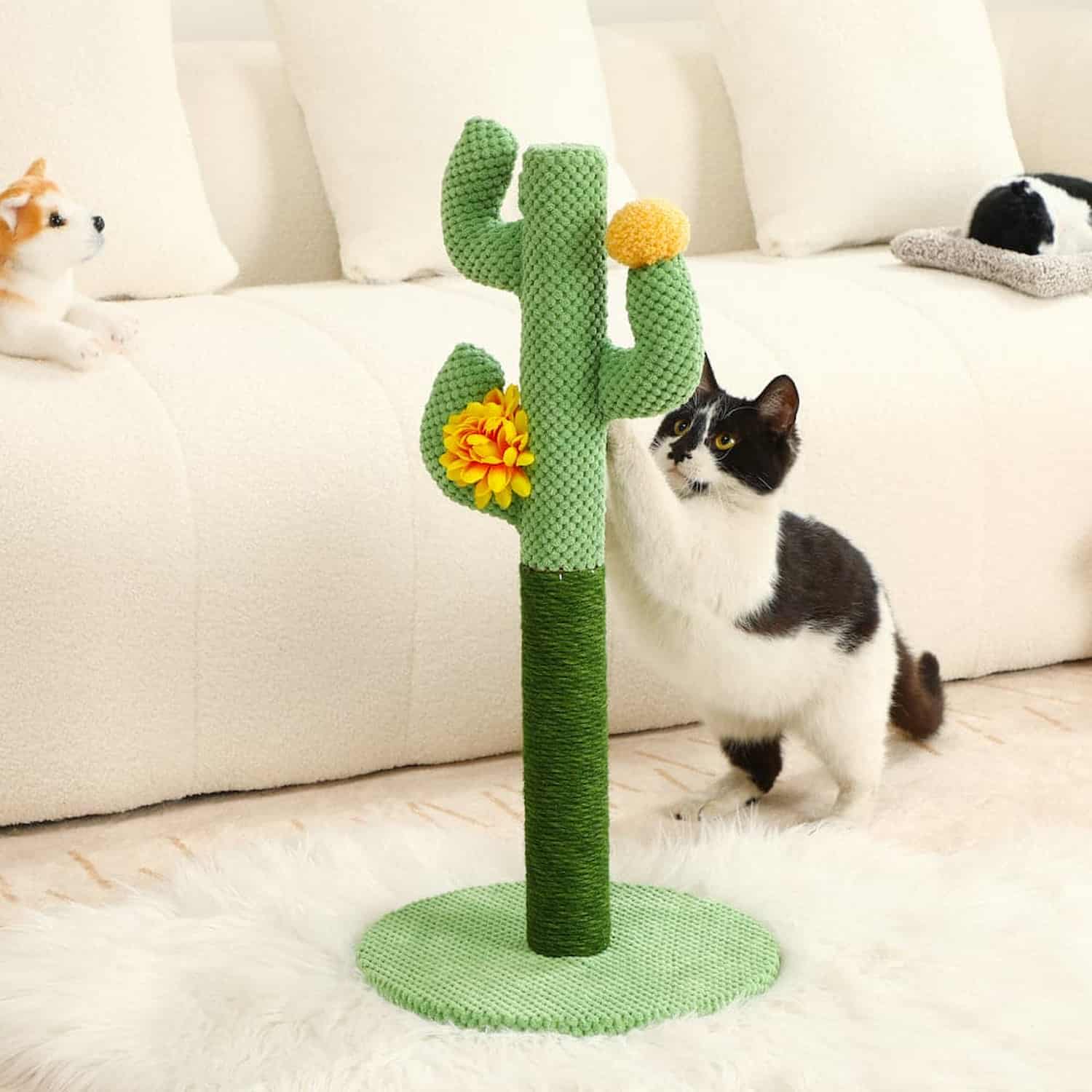 Cactus-shaped cat scratching post fully wrapped in sisal with non-slip round base, flower and ball accents, available in three sizes for indoor cats